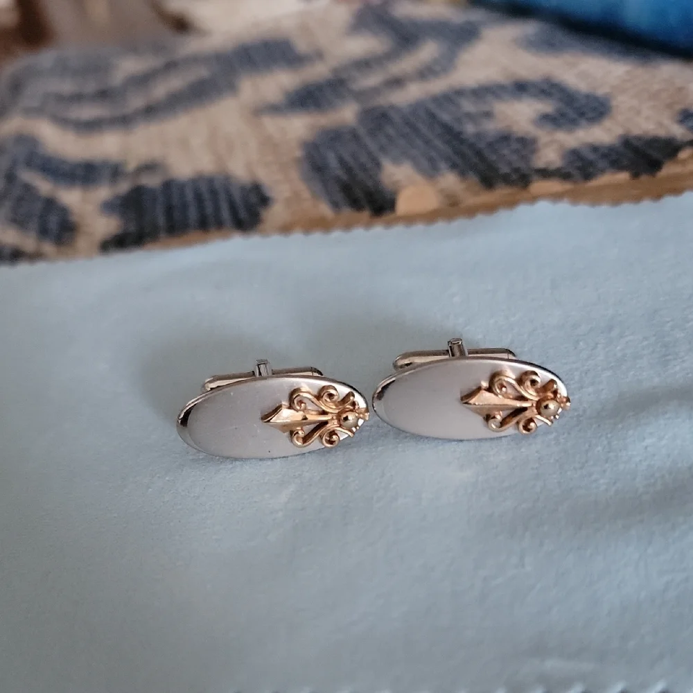 Vintage Swank Two-Tone Fleur de Lis Cuff Links